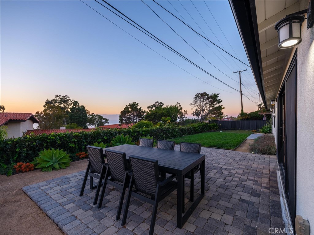 28405 Golden Meadow Drive Rancho Palos Verdes, CA 90275 - Photo 8 of 42 not sure