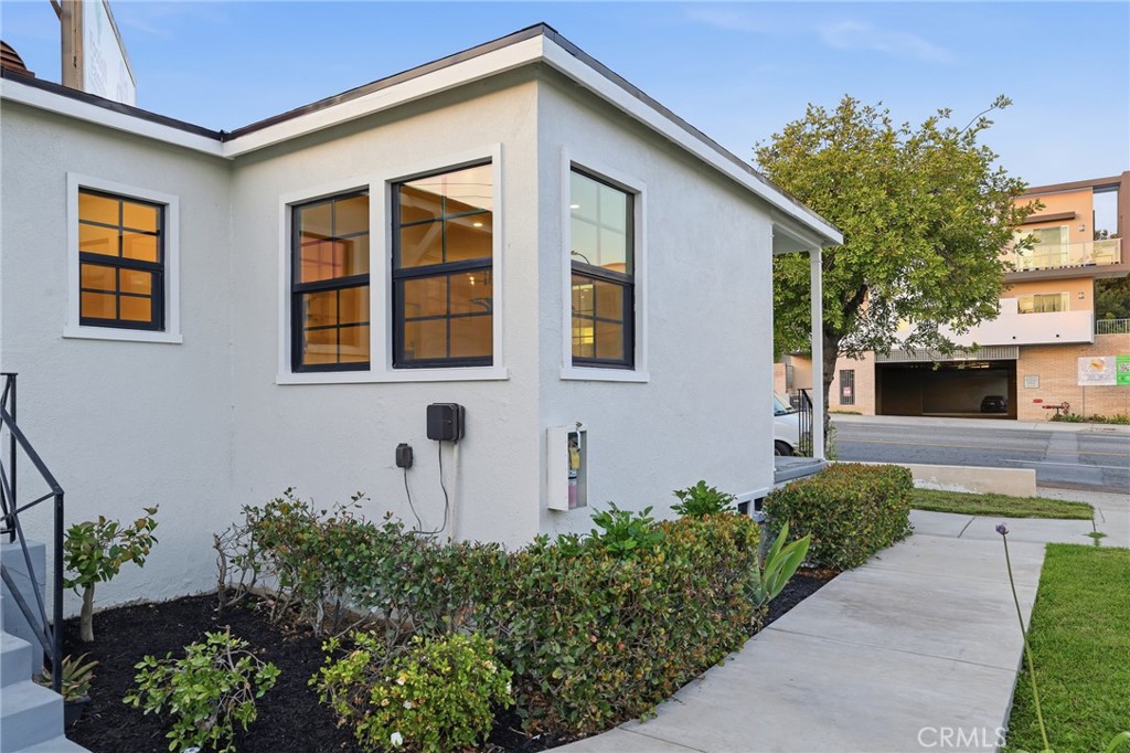 1985 Lake Avenue Altadena, CA 91001 - Photo 12 of 12