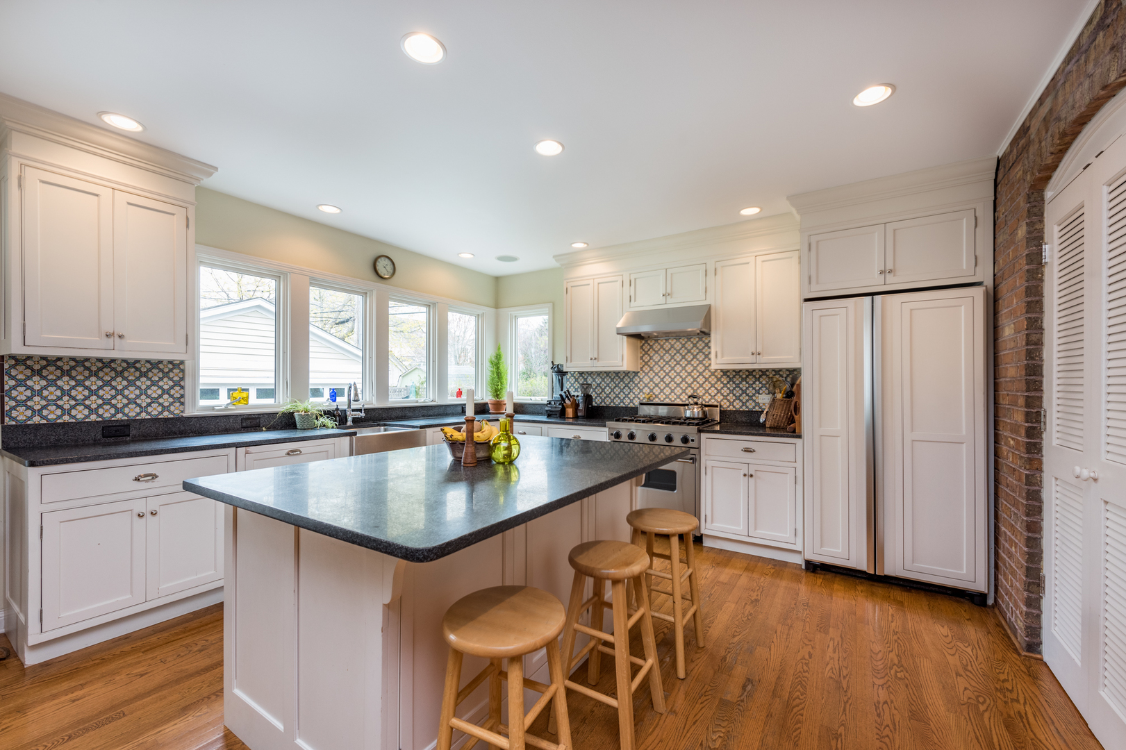 309 Circle Drive Lake Bluff, IL 60044 - Photo 7 of 31