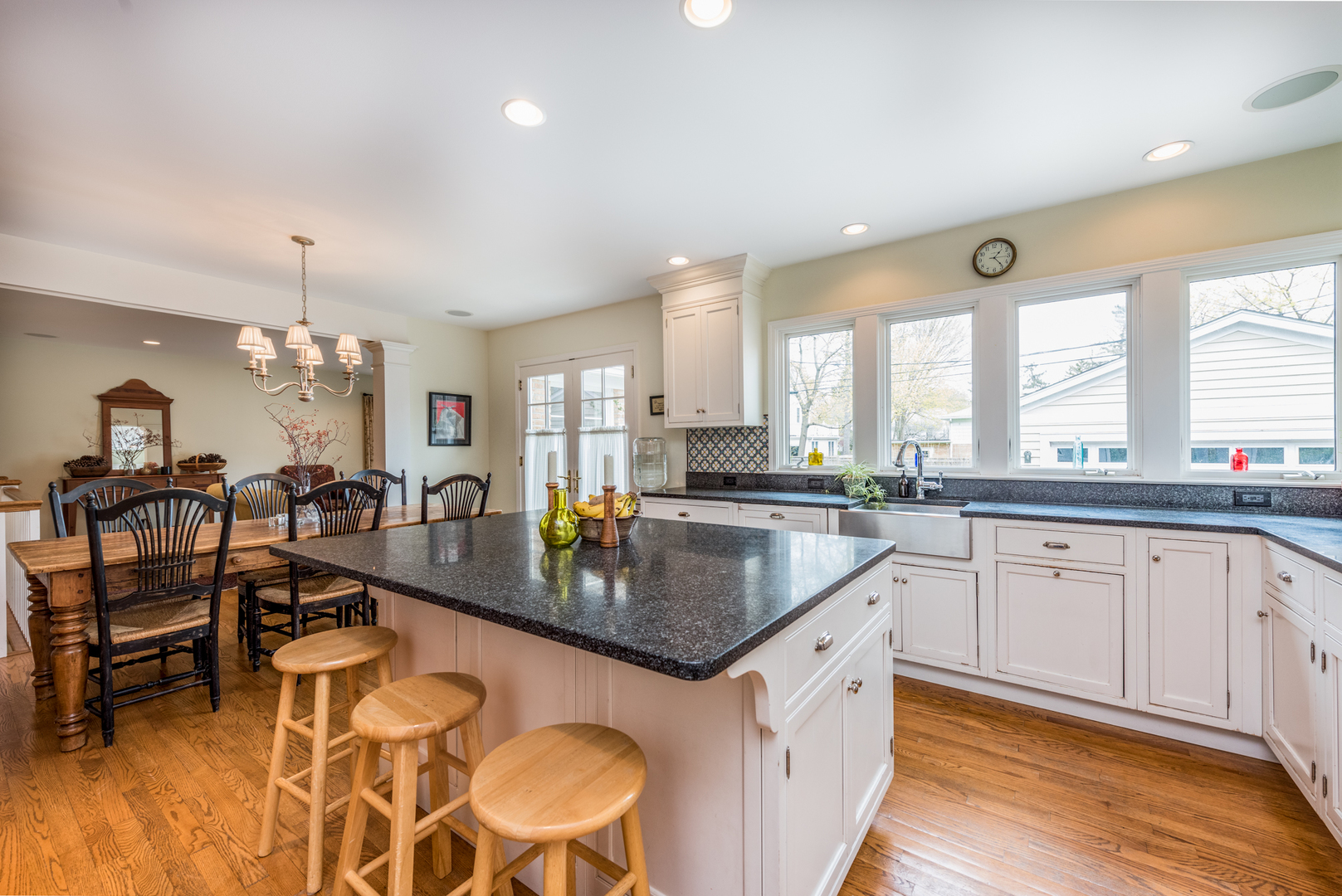 309 Circle Drive Lake Bluff, IL 60044 - Photo 8 of 31