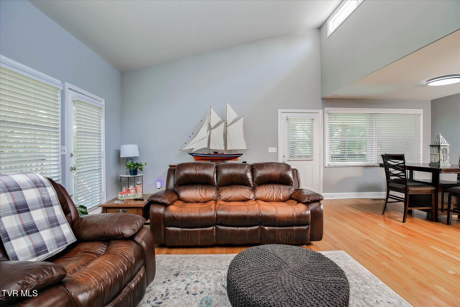 320 High Ridge Road Kingsport, TN 37660 - Photo 10 of 37 19-320 High Ridge Rd-19