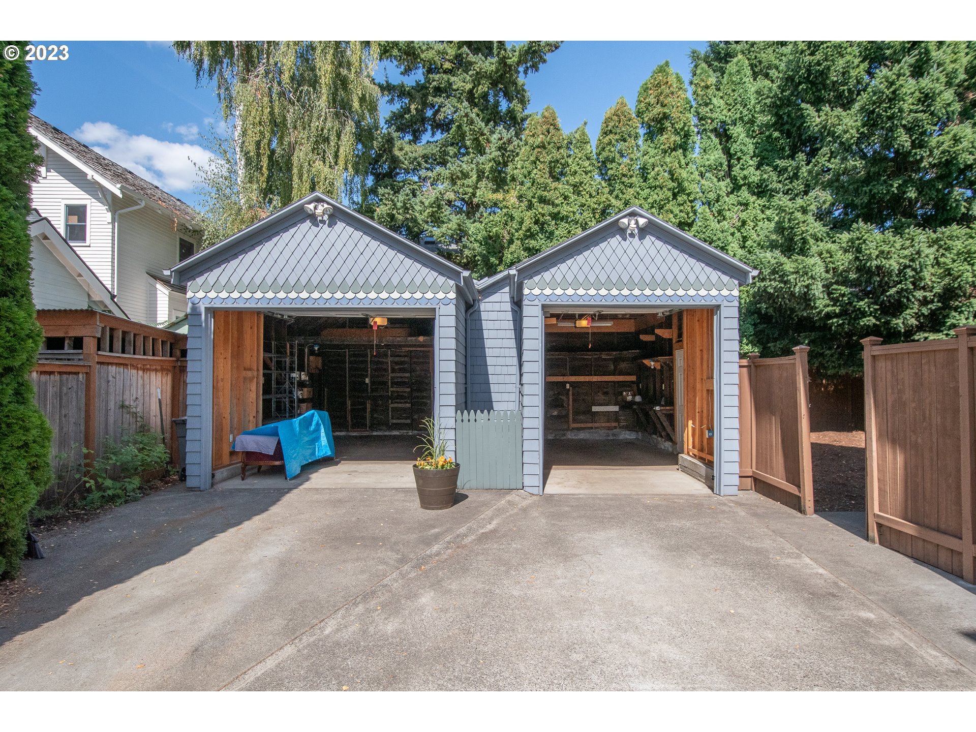 3519 Southeast Morrison Street Portland, OR 97214 - Photo 37 of 43 a front view of a house with garden