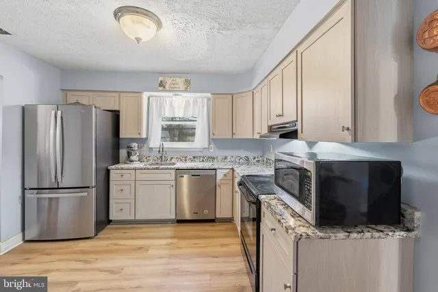 $419,900 | 644 University Drive, Waldorf, MD 20602