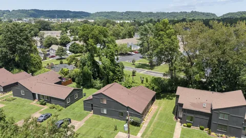 $319,900 | 520 Doral Country Drive, Nashville, TN 37221