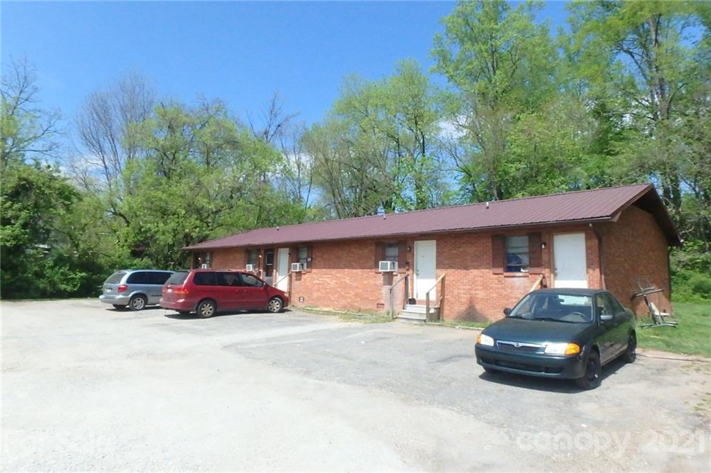 209 Spring Street Marion, NC 28752 - Photo 1 of 2 Gallery Image 1
