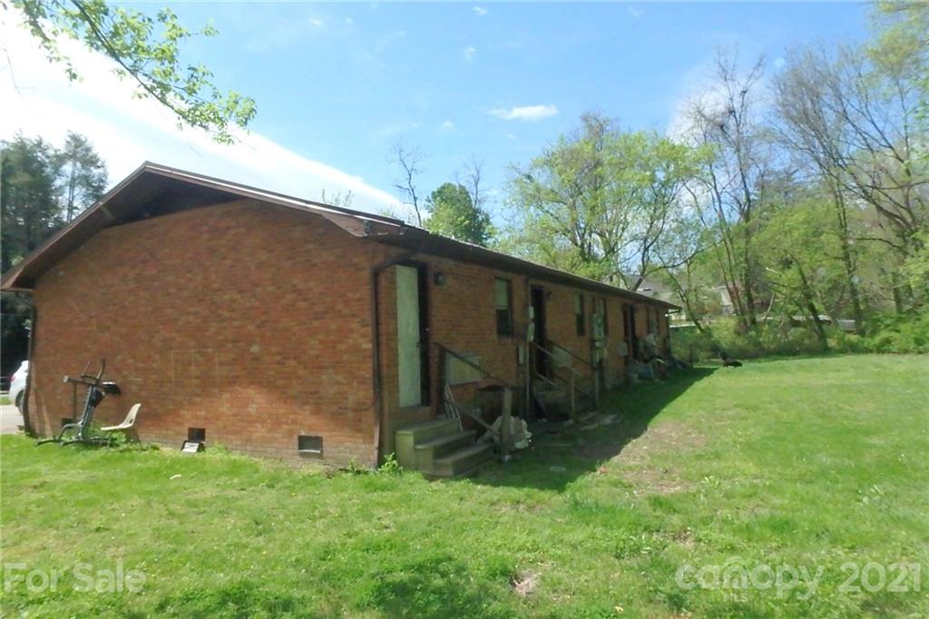 209 Spring Street Marion, NC 28752 - Photo 2 of 2 Gallery Image 2