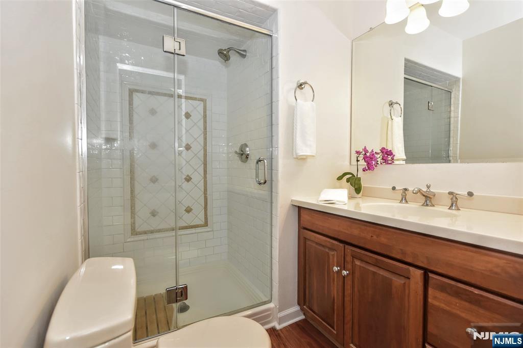 379 Martom Road Wyckoff, NJ 07481 - Photo 19 of 43 Gallery Image 19