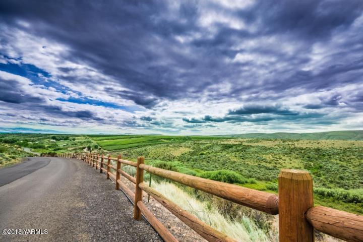 Nna Red Tail Road, Unit 1 Yakima, WA 98908 - Photo 1 of 3 FR view
