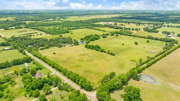 $749,700 | 848 Jeffus Street, Deport, TX 75435