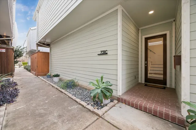 $3,100 | 731 Heights Boulevard, Unit C, Houston, TX 77007