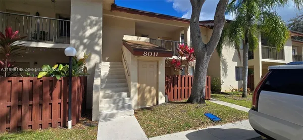 $2,800 | 8011 Southgate Boulevard, Unit L8, Pompano Beach, FL 33068