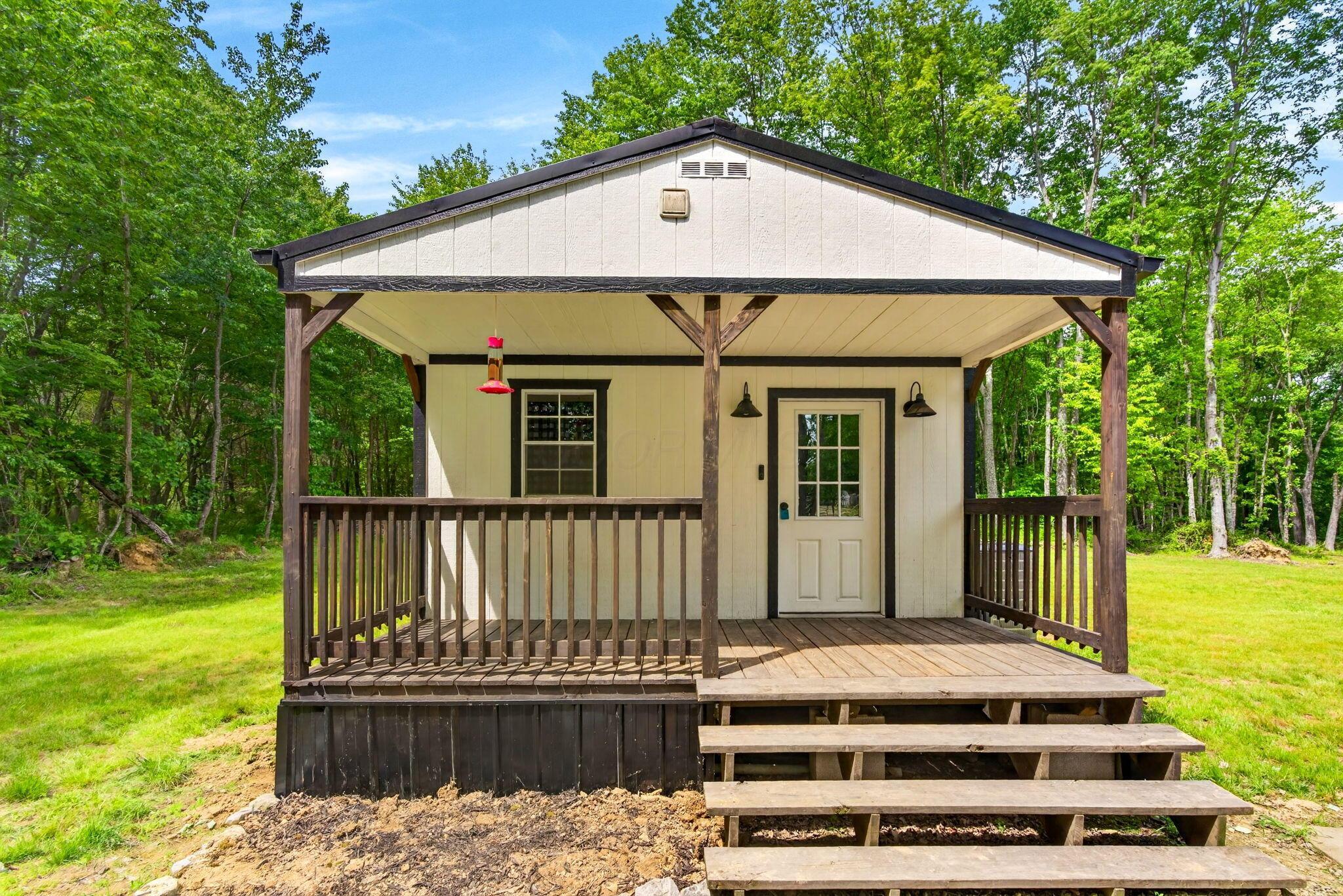 183 Loop Road Piketon, OH 45661 - Photo 15 of 36 15. Front Porch 4