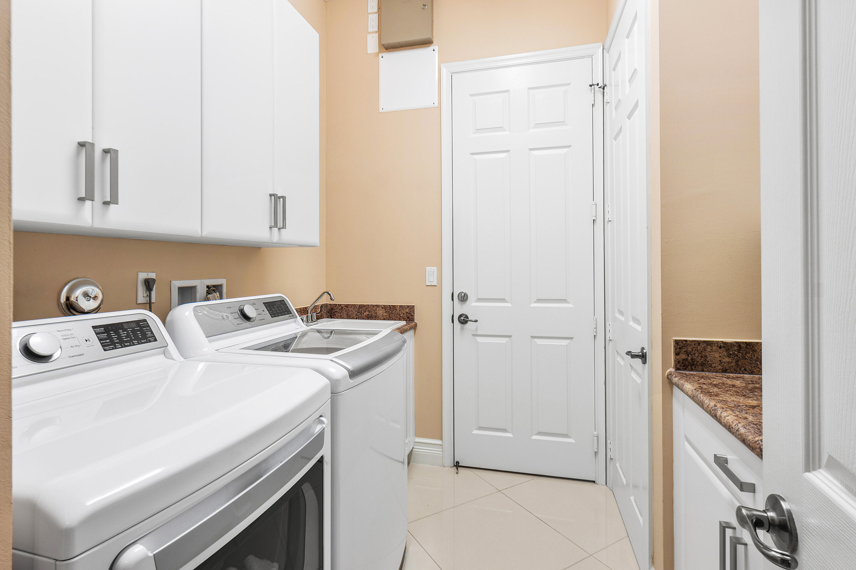 12102 Neptune Peak Drive Boynton Beach, FL 33473 - Photo 27 of 70 Laundry Room