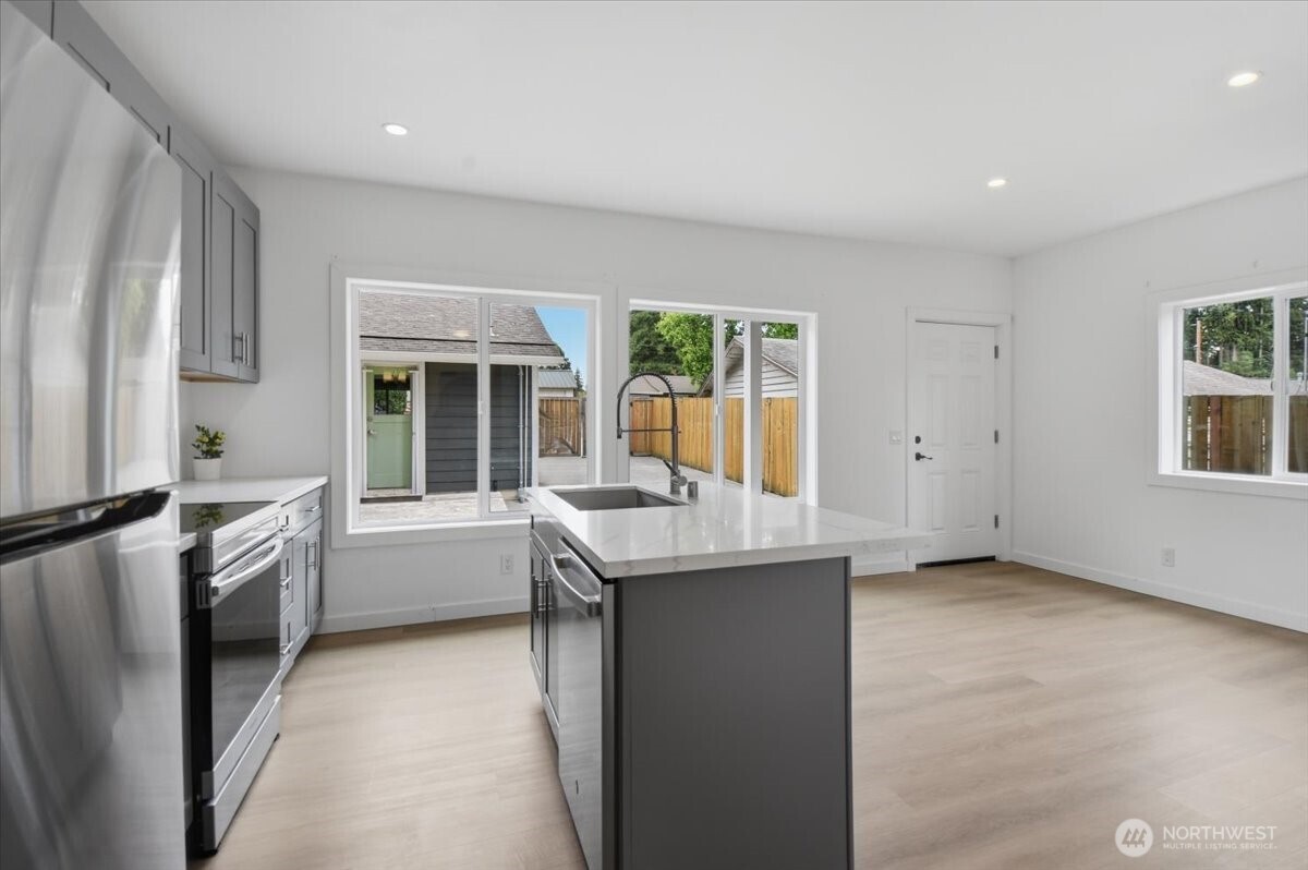 851 Pierce Avenue Northeast Renton, WA 98056 - Photo 24 of 36