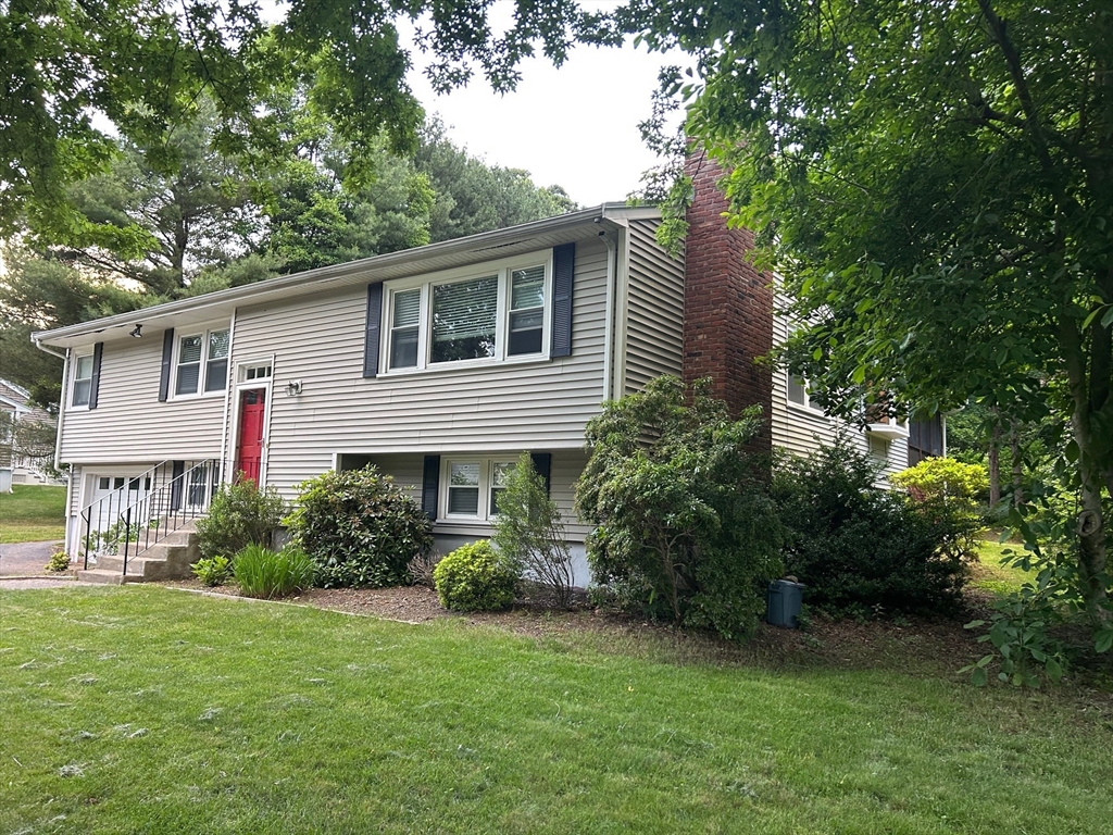 22 Aqueduct Road Wayland, MA 01778 - Photo 1 of 16 Gallery Image 1