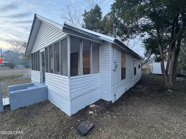 $129,900 | 1012 Washington Avenue, Graceville, FL 32440