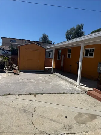 a front view of house with yard