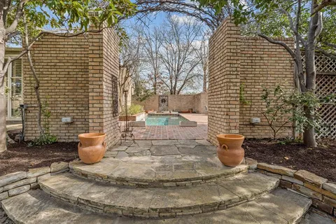 $820,000 | 2410 Halloran Street, Fort Worth, TX 76107
