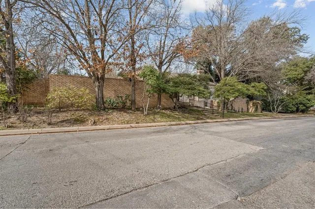$820,000 | 2410 Halloran Street, Fort Worth, TX 76107