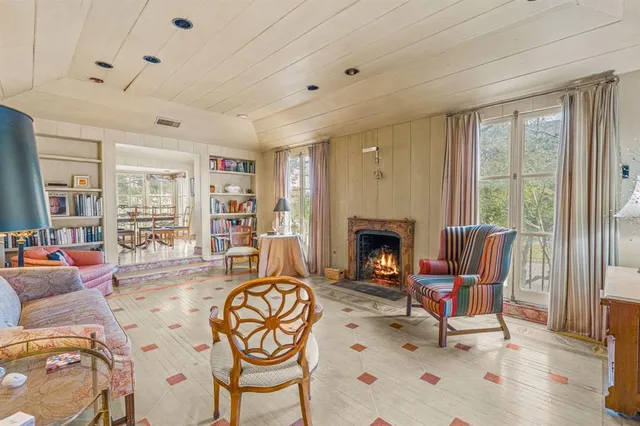 $820,000 | 2410 Halloran Street, Fort Worth, TX 76107