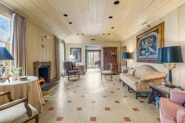 $820,000 | 2410 Halloran Street, Fort Worth, TX 76107