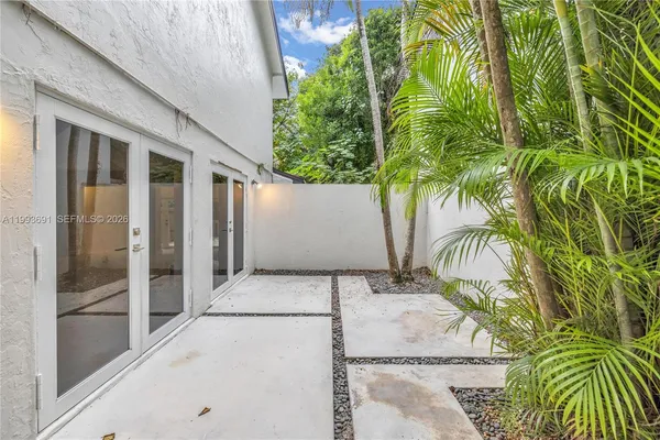 $7,850 | 3056 Shipping Avenue, Unit 2, Miami, FL 33133