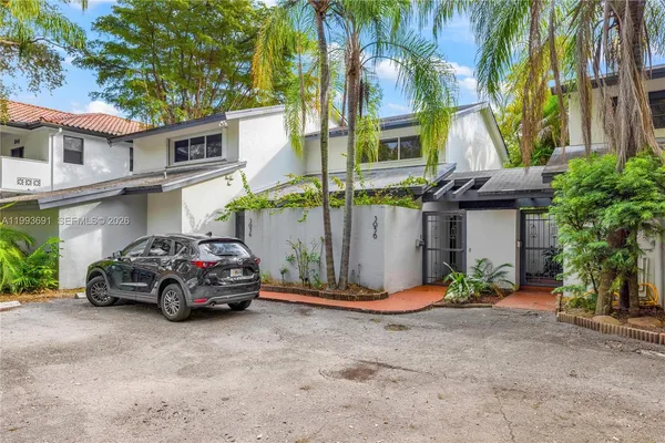 $7,850 | 3056 Shipping Avenue, Unit 2, Miami, FL 33133