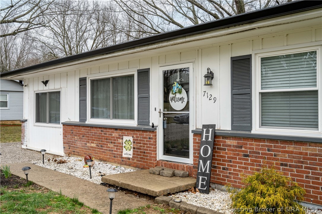 7129 Peach Tree Lane Georgetown, IN 47122 - Photo 4 of 23