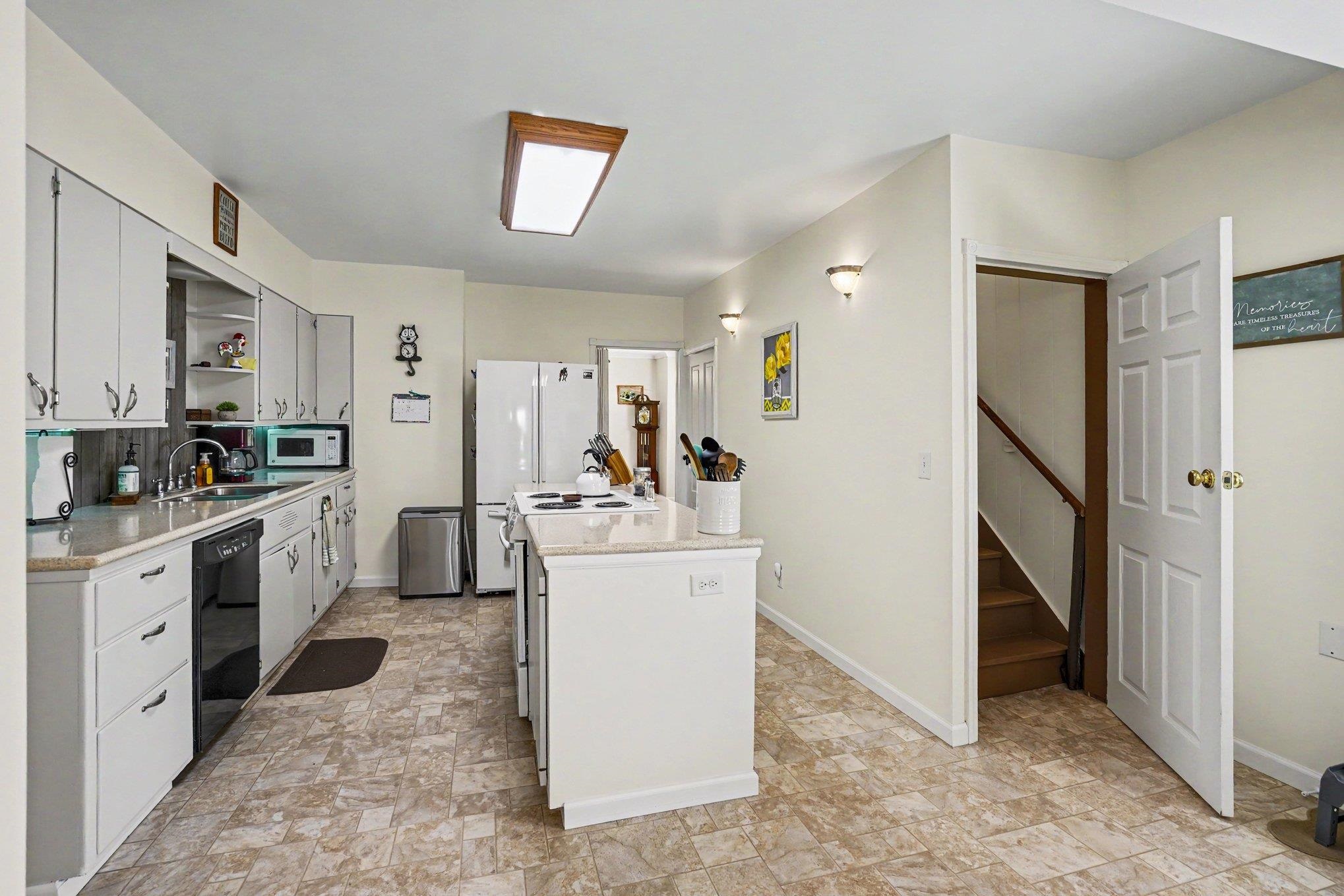 2223 Wyatt Road Standish, MI 48658 - Photo 12 of 48