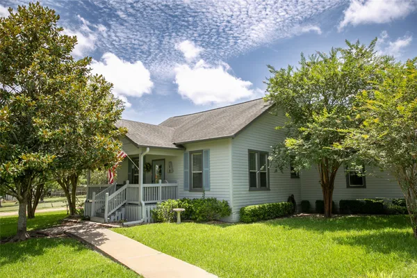 $410,000 | 401 North Colorado Street, Burton, TX 77835