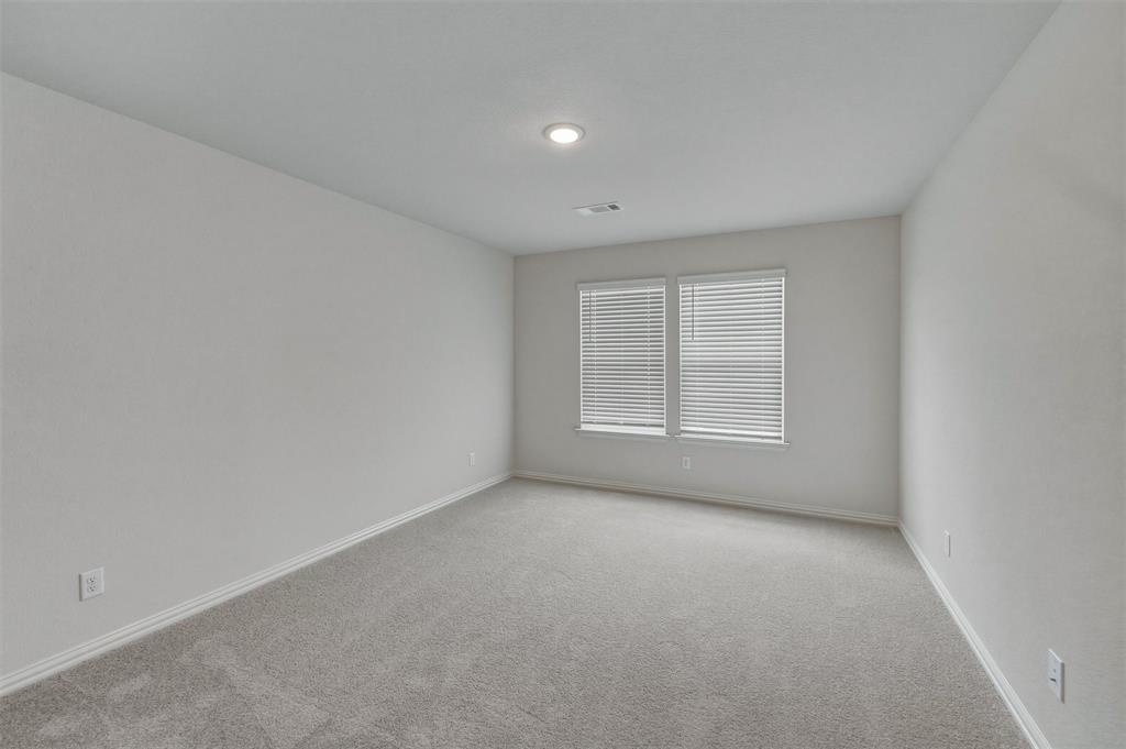 1233 Frio Drive Springtown, TX 76082 - Photo 13 of 29
