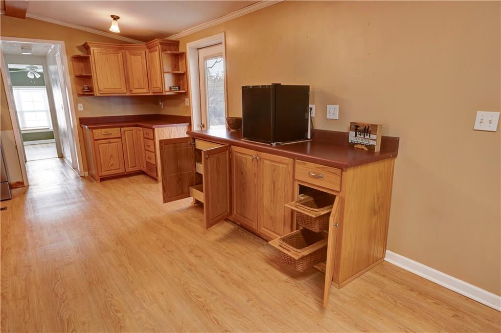 960 McEntyre Loop Calhoun, GA 30701 - Photo 22 of 77 a view of a kitchen with electric equipment