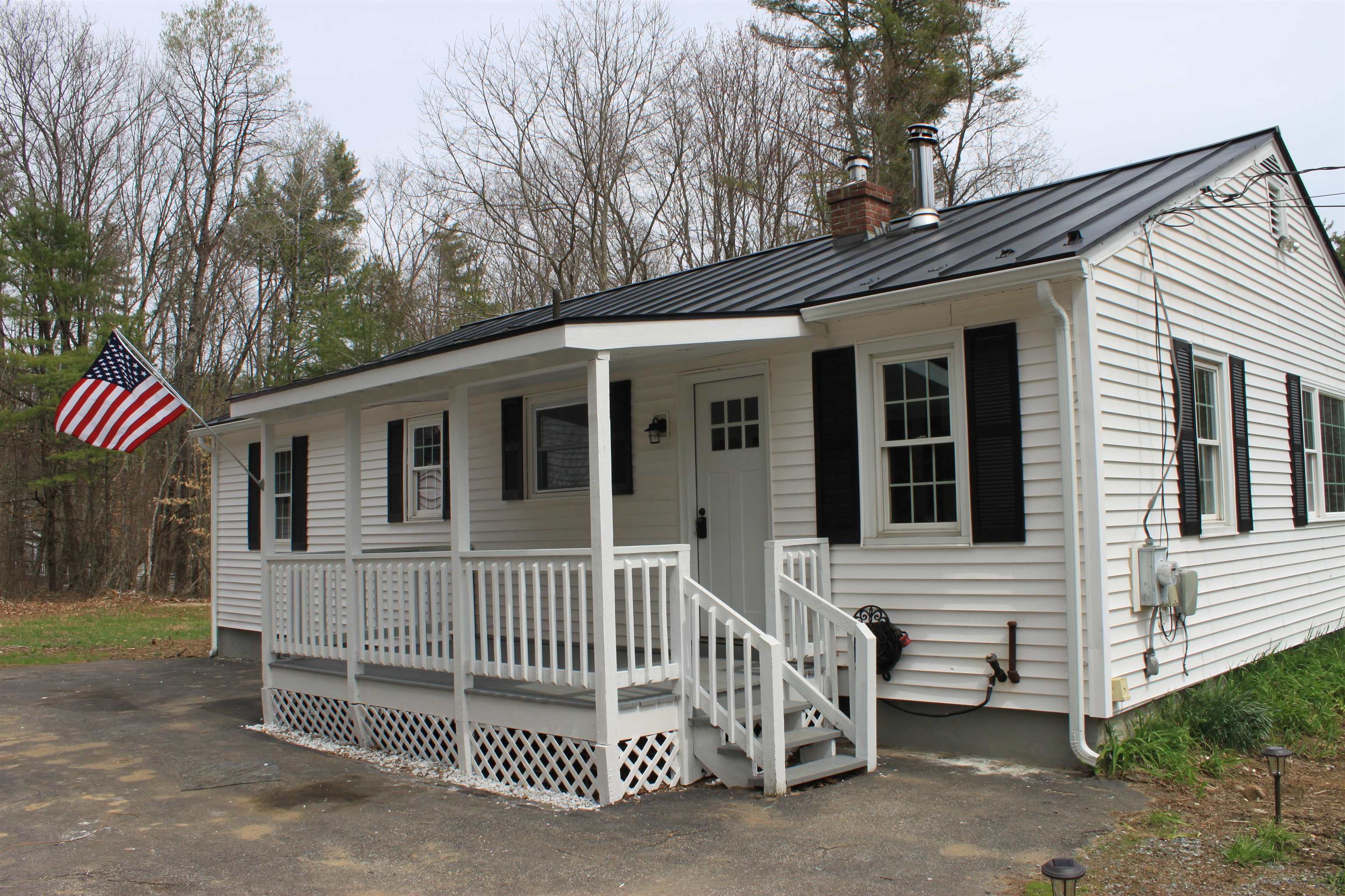 20 Water Street Boscawen, NH 03303 - Photo 2 of 28