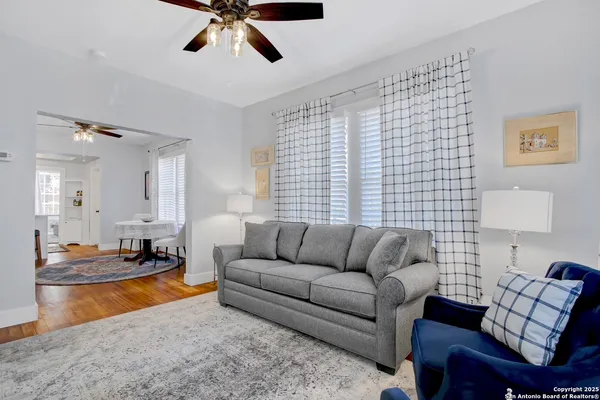 $1,500 | 220 Beauregard Street, Unit 2, San Antonio, TX 78204