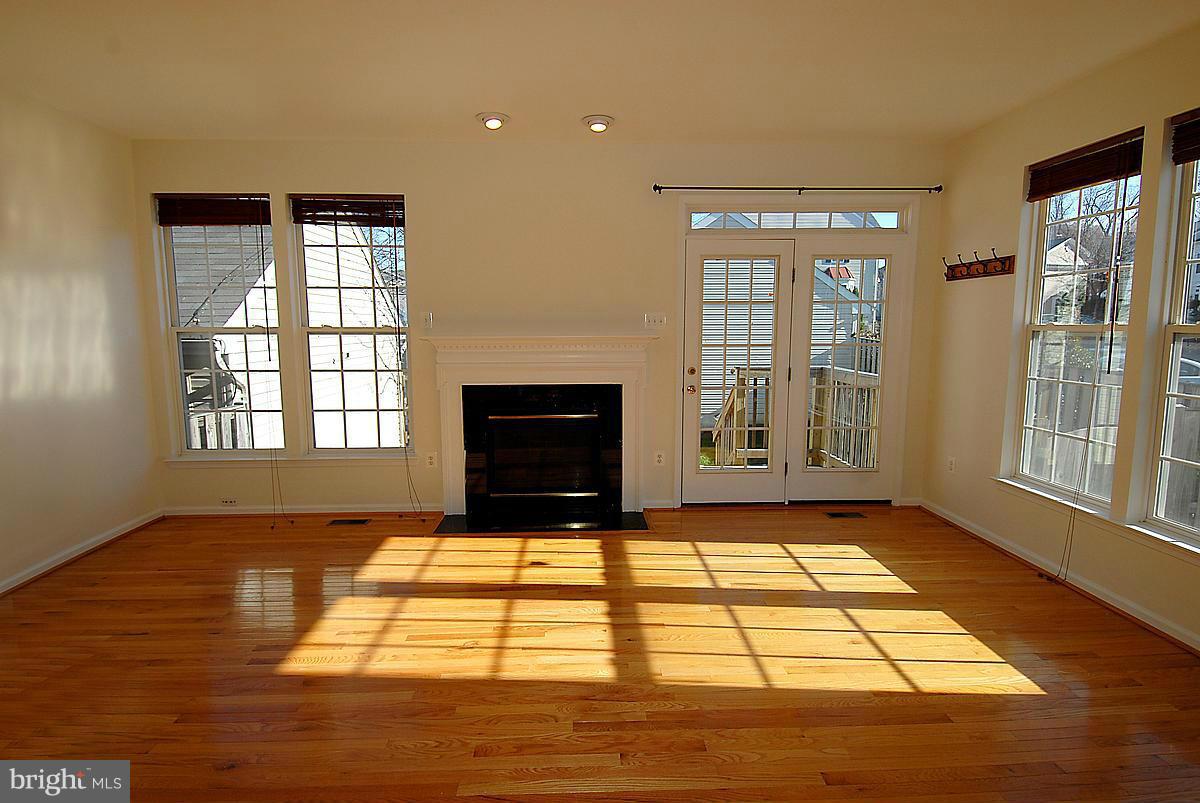 13950 Lullaby Road Germantown, MD 20874 - Photo 14 of 25 Family Room