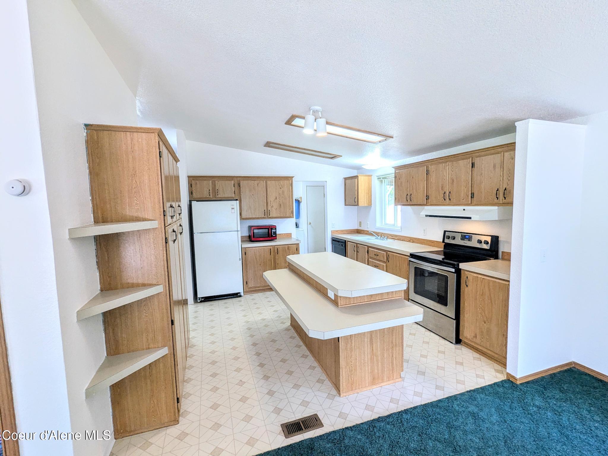 2132 West Spring Creek Road Hope, ID 83836 - Photo 12 of 30 kitchen