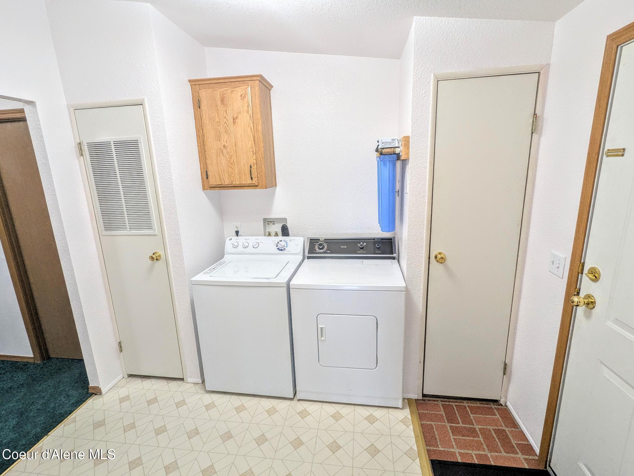 2132 West Spring Creek Road Hope, ID 83836 - Photo 19 of 30 mudroom