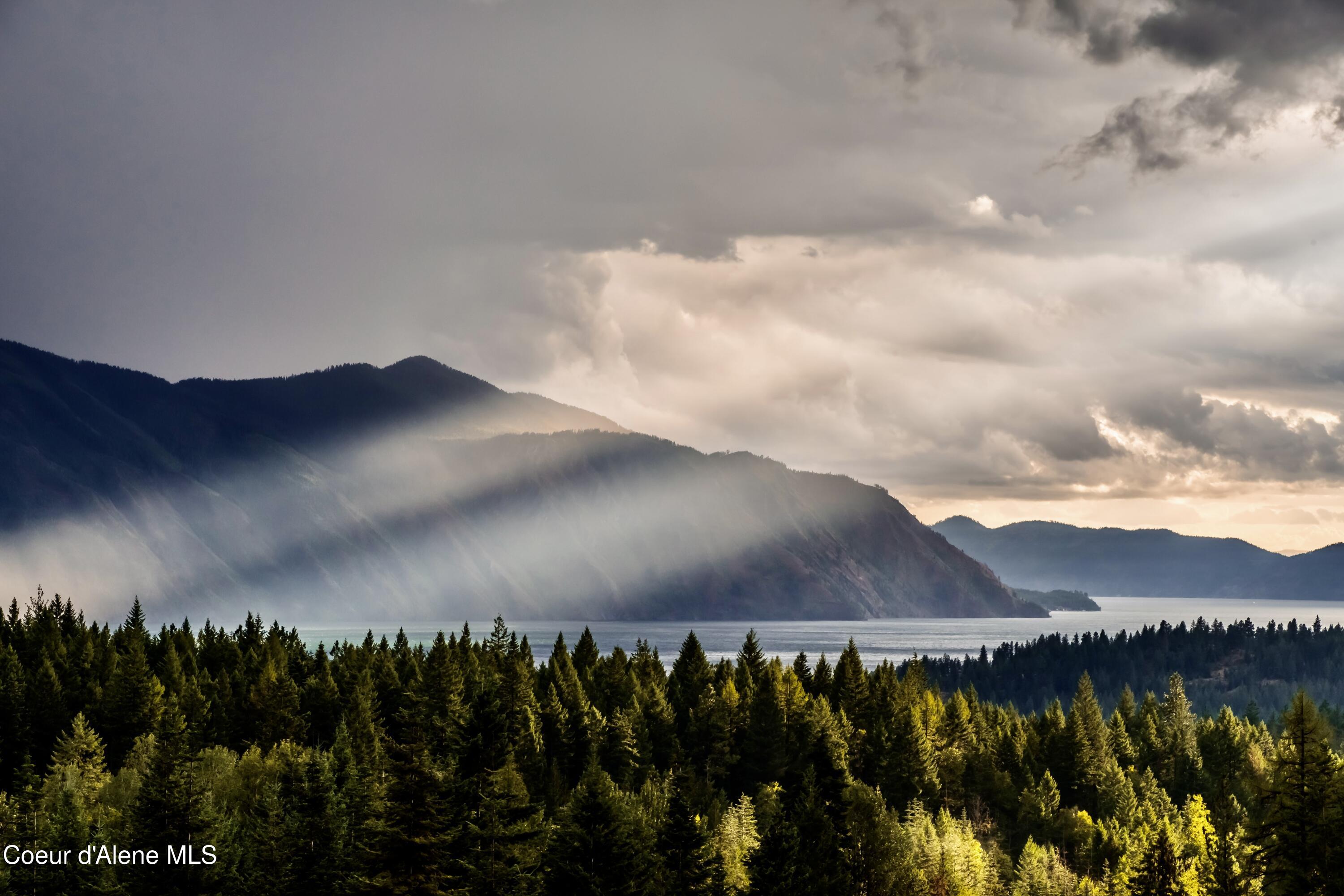 2132 West Spring Creek Road Hope, ID 83836 - Photo 2 of 30 Shafts of light 1