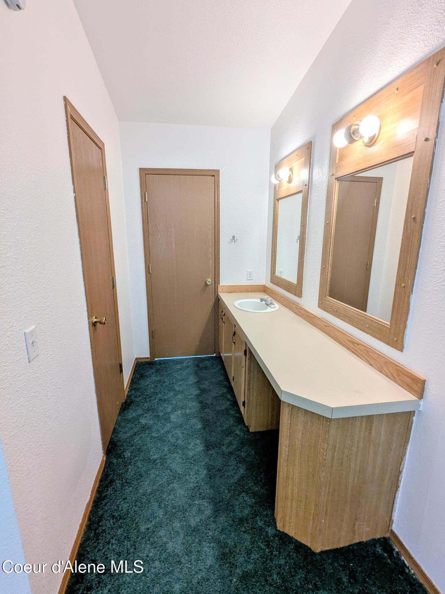 2132 West Spring Creek Road Hope, ID 83836 - Photo 25 of 30 primaryvanity