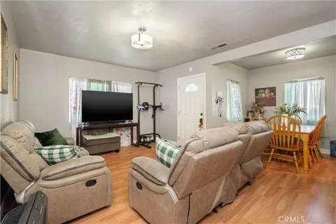 $899,999 | 11936 Neenach Street, Sun Valley, CA 91352