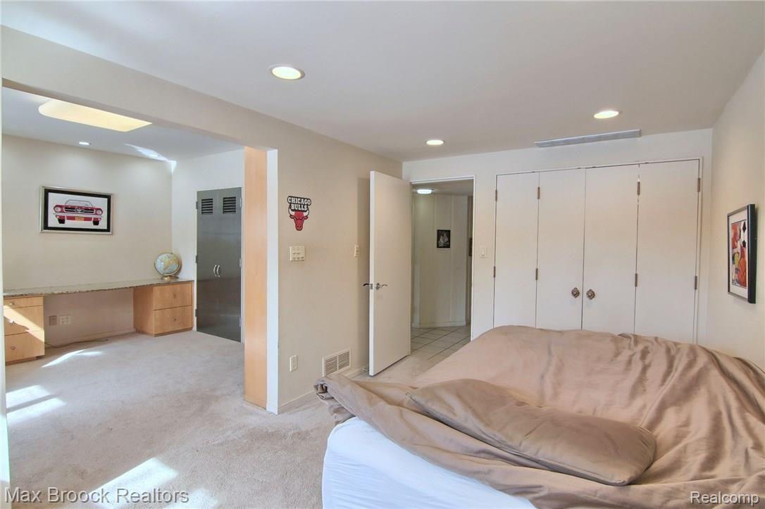 4180 Stoddard Road West Bloomfield, MI 48323 - Photo 27 of 43 2nd_Bedroom_3rd_View.jpg