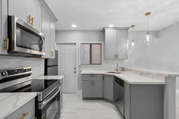 $3,500 | 1300 Northwest 90th Street, Miami, FL 33147