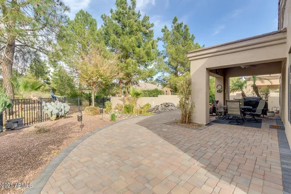 $2,950 | 3922 East Carson Road, Phoenix, AZ 85042
