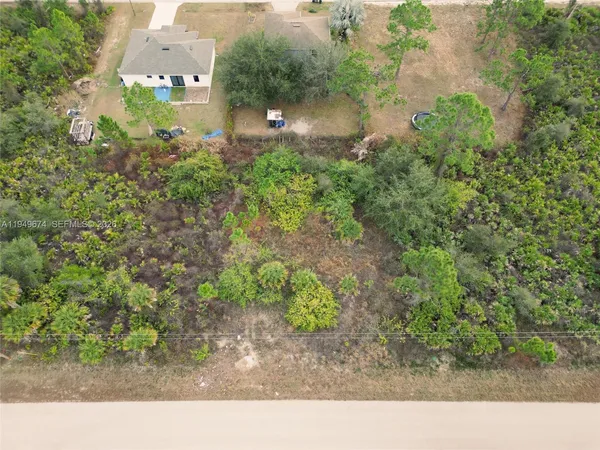 $21,500 | 549 Beach Avenue South, Lehigh Acres, FL 33974