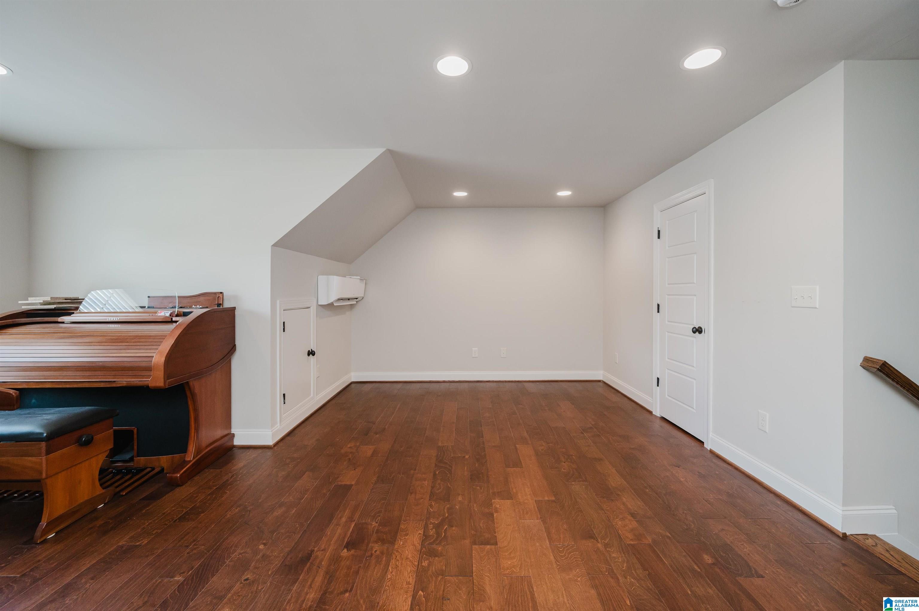 312 Dunrobin Circle Pelham, AL 35124 - Photo 7 of 73