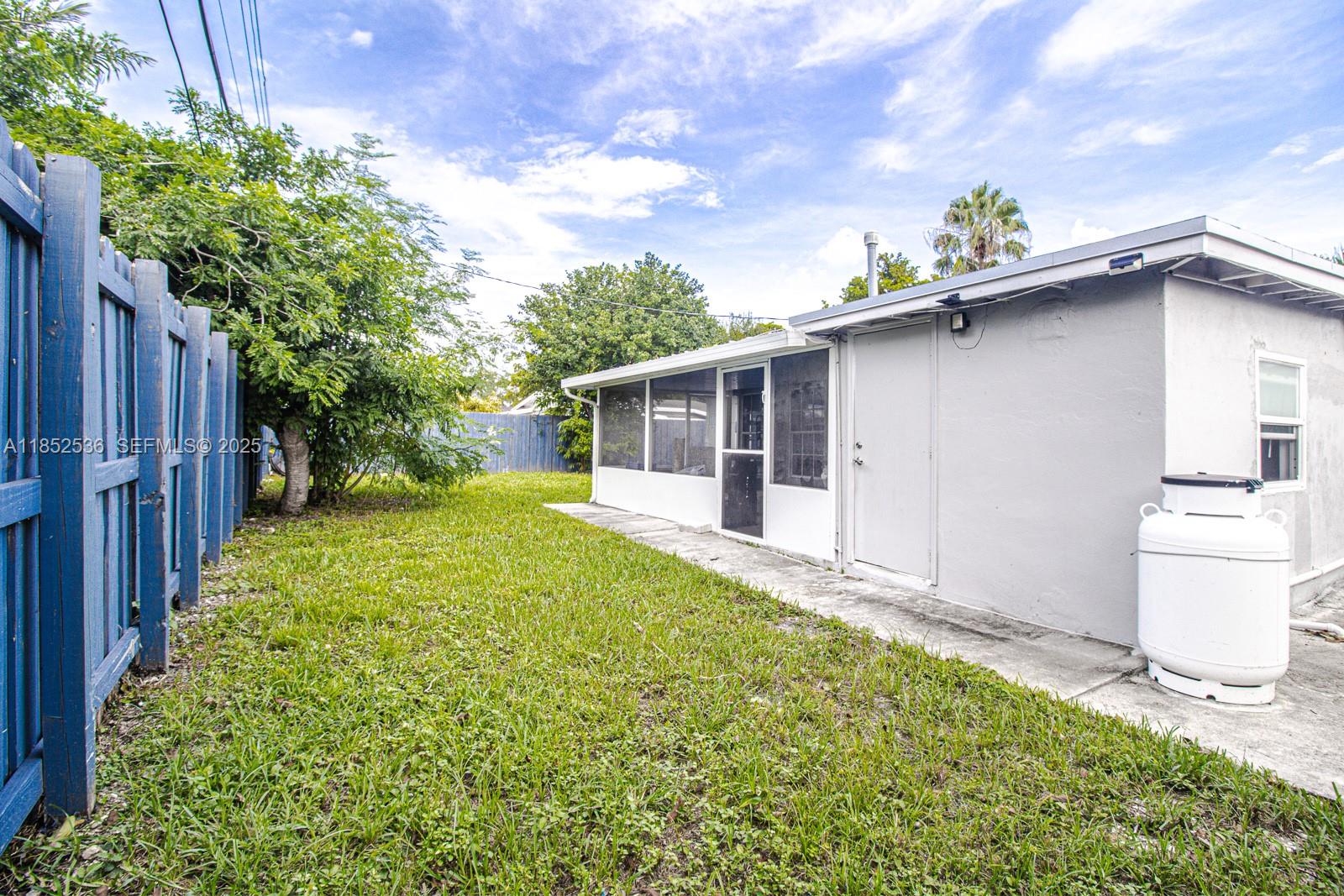 5601 Southwest 38th Street Davie, FL 33314 - Photo 14 of 15