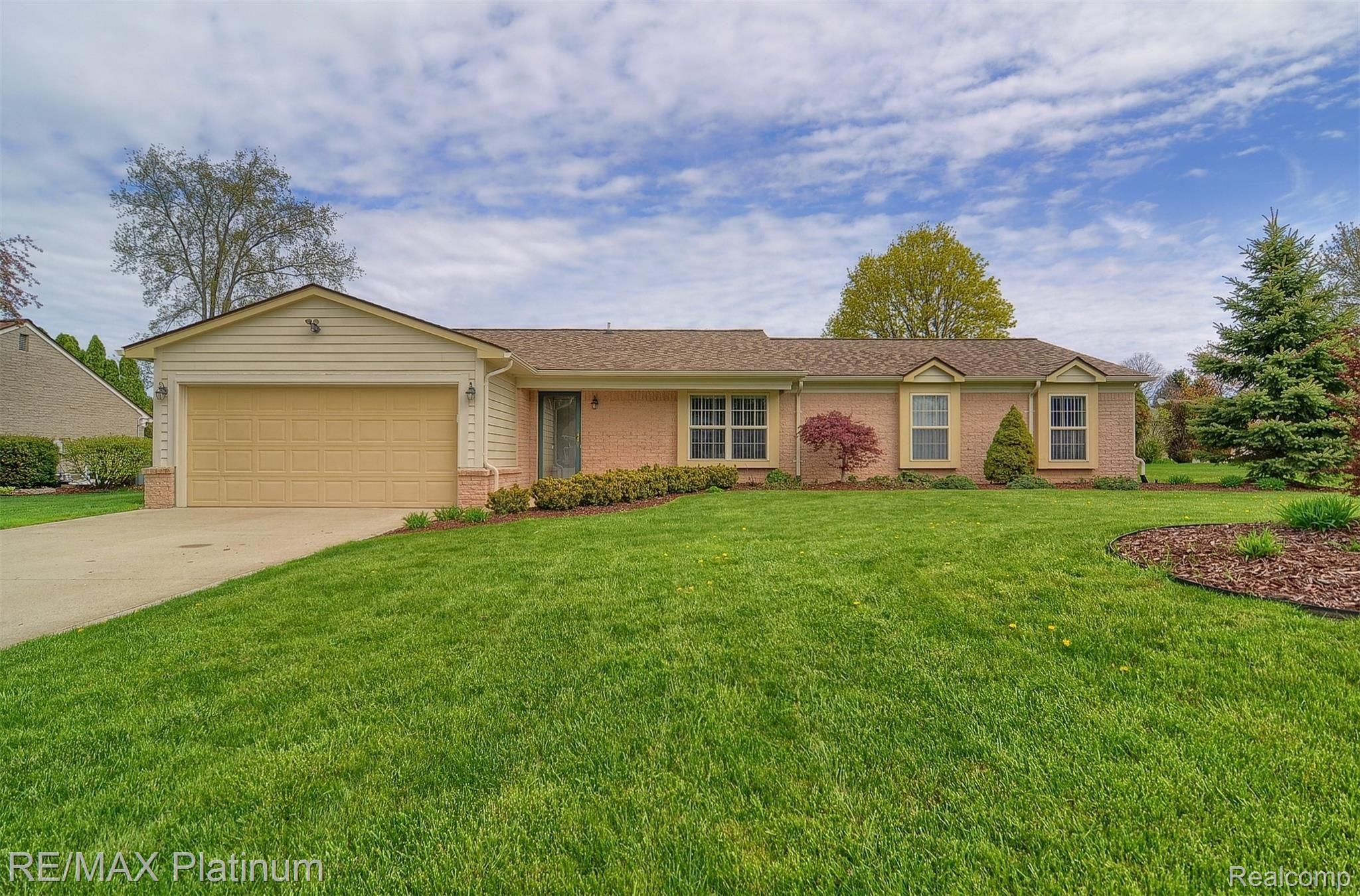 578 Ridge Road Walled Lake, MI 48390 - Photo 1 of 34 1-Front.jpg