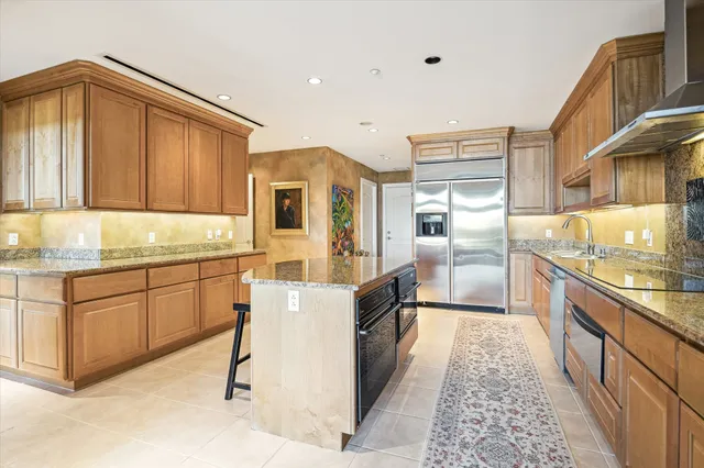 $1,075,000 | 1000 Uptown Park Boulevard, Unit 93, Houston, TX 77056