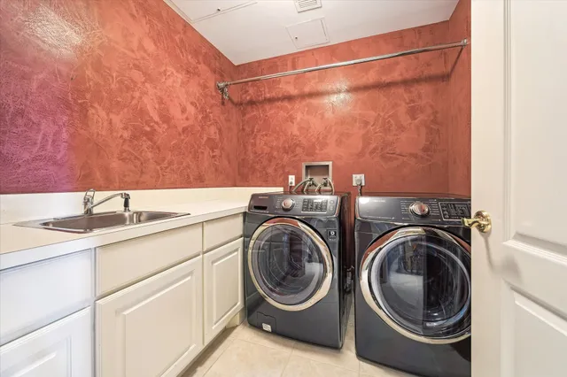 $1,075,000 | 1000 Uptown Park Boulevard, Unit 93, Houston, TX 77056