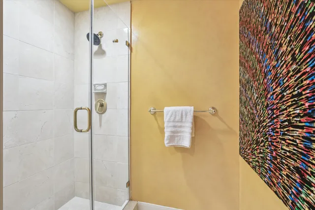 $1,075,000 | 1000 Uptown Park Boulevard, Unit 93, Houston, TX 77056